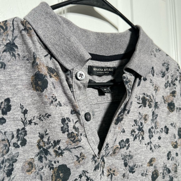 Men’s Banana Republic Gray Floral Short-Sleeve Polo - Picture 2 of 6